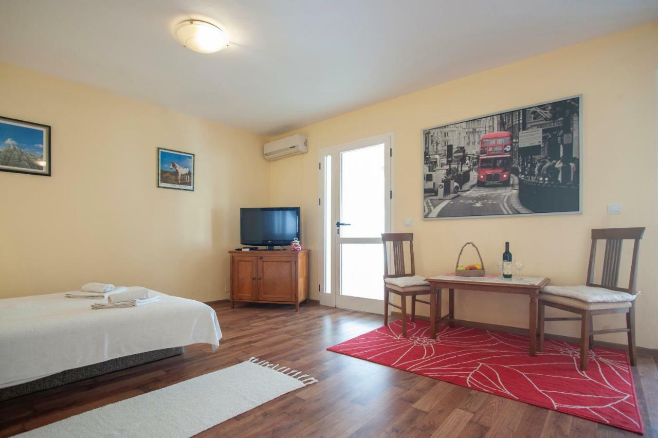 Daco Appartement Sveti Stefan