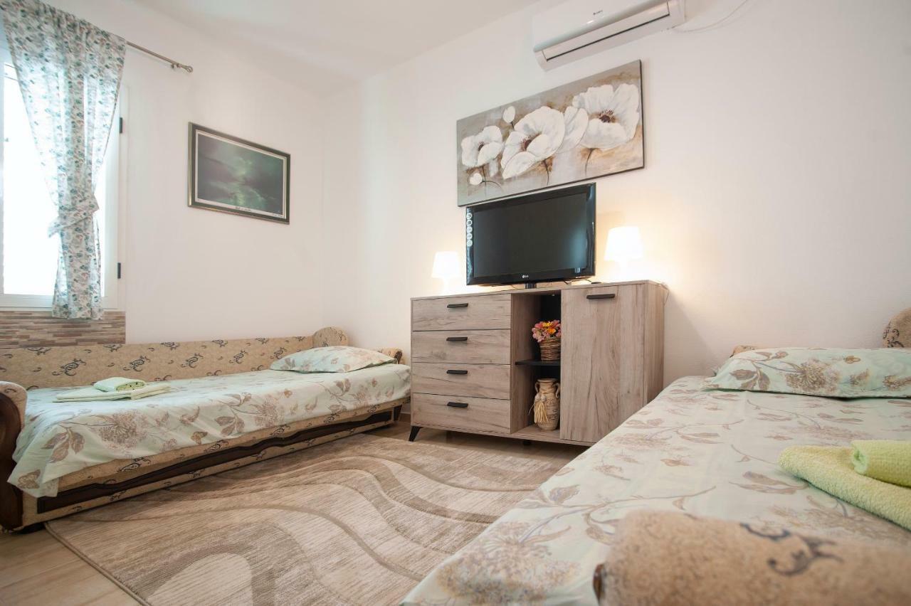 Daco * Sveti Stefan
