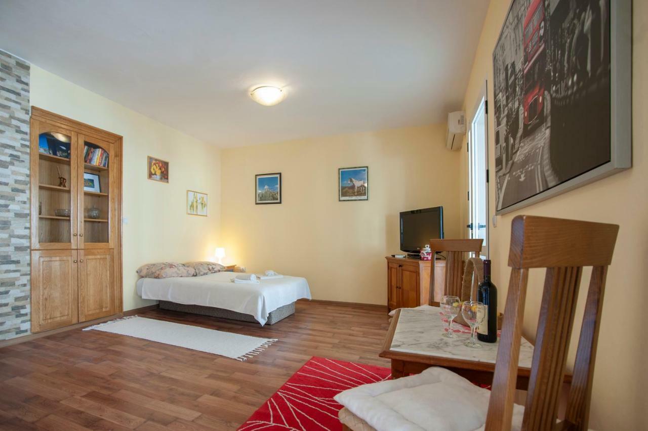 Daco Sveti Stefan
